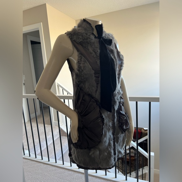 Vintage D&G RABBIT FUR VEST - Picture 3 of 13